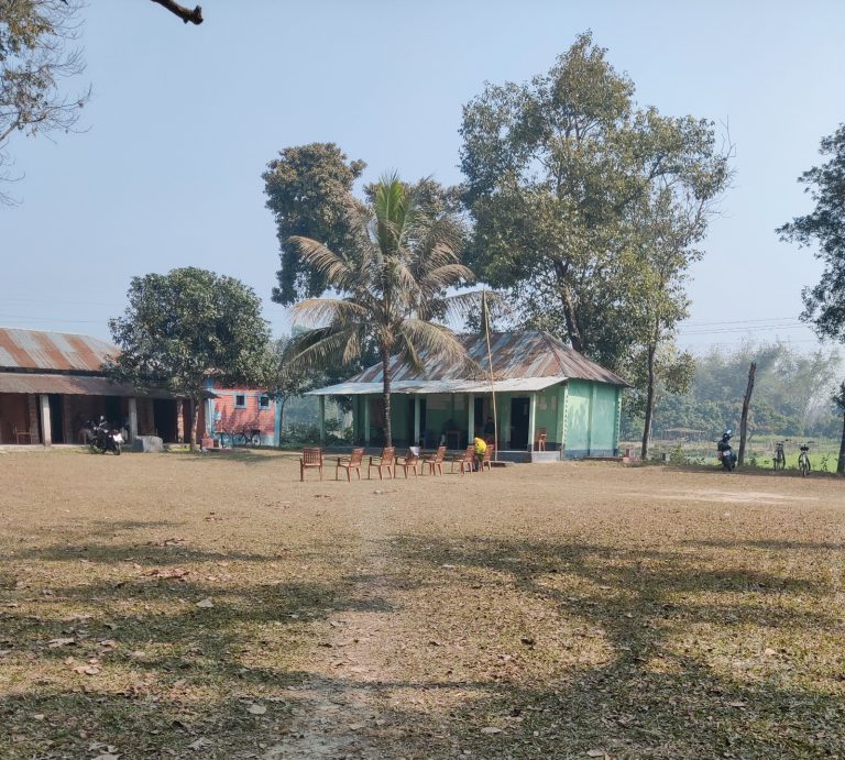 শিক্ষার্থী উপস্থিতি কম, অলস সময় কাটাচ্ছেন শিক্ষক-শিক্ষিকরা