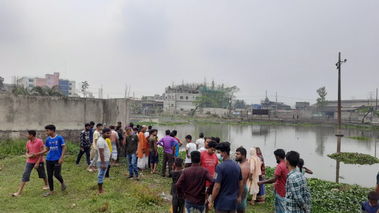 নারায়ণগঞ্জে অটোরিকশা চালকের মরদেহ উদ্ধার
