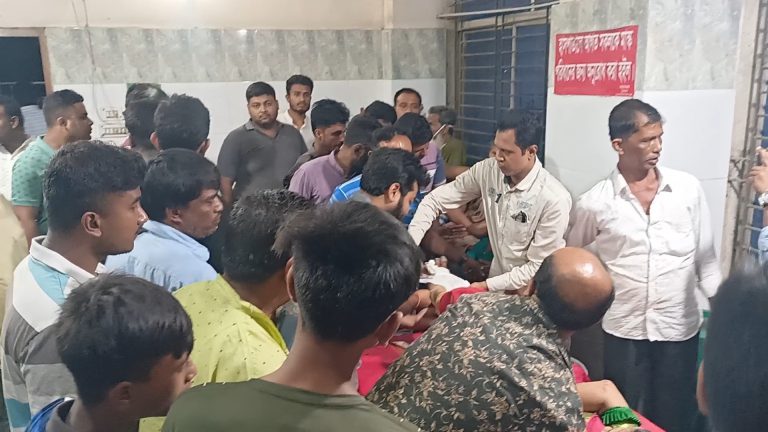 মাগুরায় সড়ক দুর্ঘটনায় তিনজনের মৃত্যু