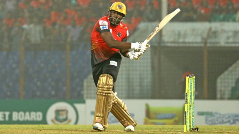 রাসেল ঝড়ে কুমিল্লার লড়াকু সংগ্রহ