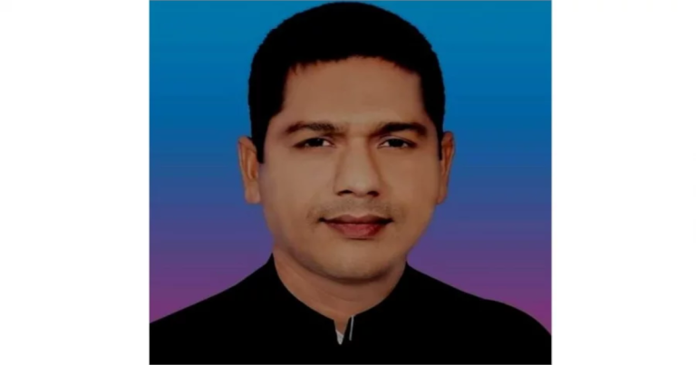 তথ্য চেয়ে আবেদন: সাংবাদিককে ৬ মাসের কারাদণ্ড