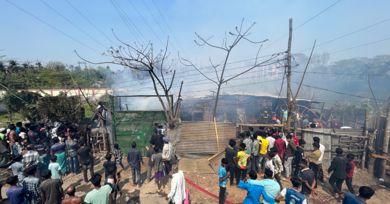 বাগেরহাটে মশার কয়েল কারখানায় আগুন
