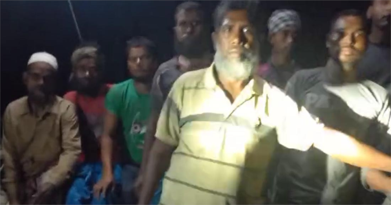 বঙ্গোপসাগরে ভাসতে থাকা ১২ জেলেকে উদ্ধার