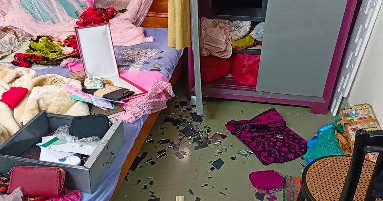 মাগুরায় দিনে দুপুরে বাড়িতে চুরি