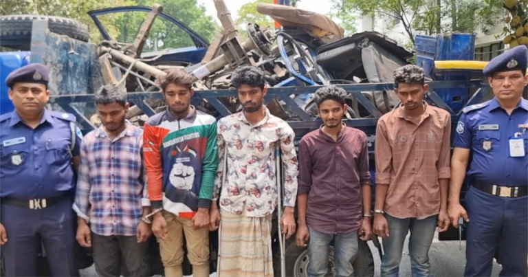 চুরি হওয়া পিকআপের ২১ টুকরা উদ্ধার, গ্রেপ্তার ৫