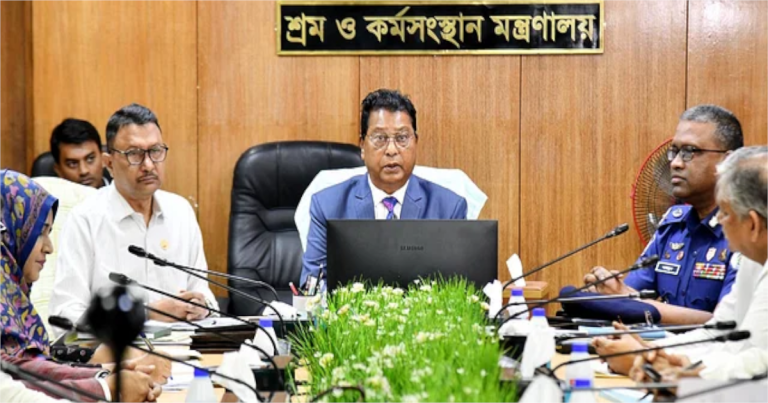 ঈদের ছুটির আগেই পোশাক শ্রমিকদের বেতন-বোনাস দেওয়ার নির্দেশ