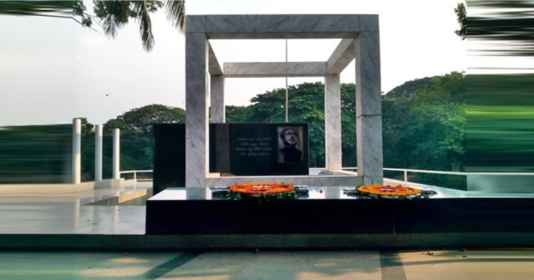 বঙ্গবন্ধুর প্রতিকৃতিতে ভুটানের রাজার শ্রদ্ধা