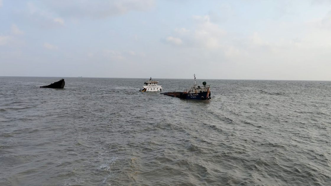 বঙ্গোপসাগরে জাহাজডুবি, ১১ নাবিক উদ্ধার