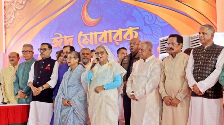আ. লীগ ক্ষমতায় এসে জনগণকে দেয়, বিএনপি নেয় : প্রধানমন্ত্রী