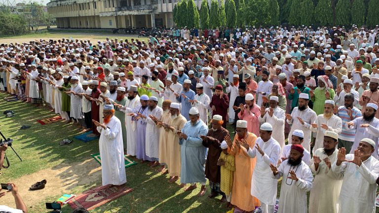 রাজশাহীতে বৃষ্টি প্রার্থনায় ইসতিসকার নামাজ আদায়