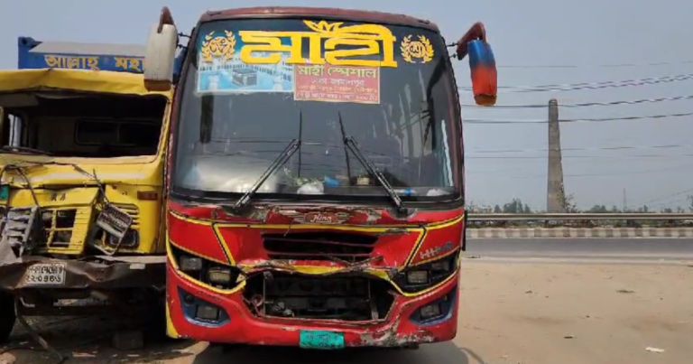 গাজীপুরের কালিয়াকৈরে সড়ক দুর্ঘটনায় স্বামী-স্ত্রীর মৃত্যু