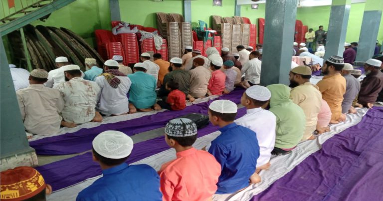 সৌদির সঙ্গে মিল রেখে দিনাজপুরে ঈদ জামায়াত অনুষ্ঠিত