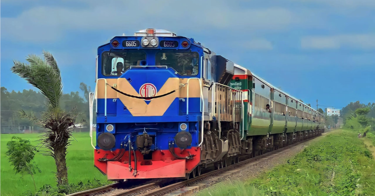 বাড়ছে ট্রেনের ভাড়া