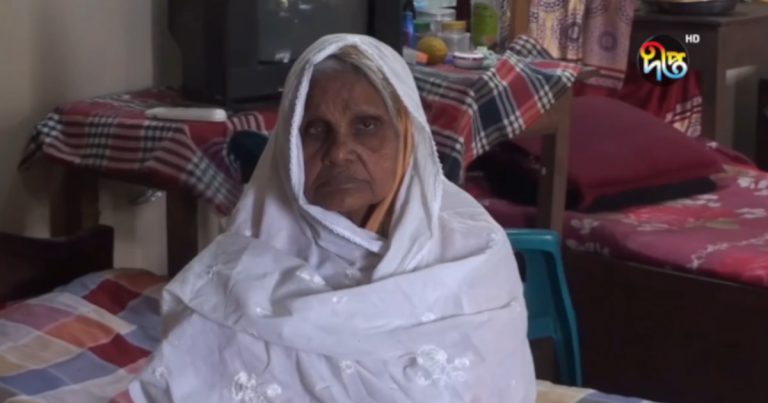 বৃদ্ধাশ্রমে চোখের জলে তাদের নিঃসঙ্গ ঈদ