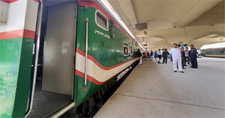 ঈদযাত্রার চতুর্থ দিন: স্বস্তিতে বাড়ি ফিরছে মানুষ