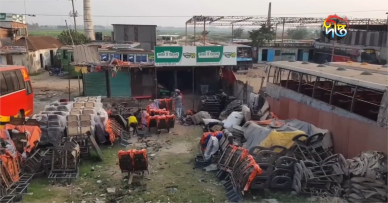 সাভারে লক্কড়-ঝক্কড় বাস মেরামতের হিড়িক