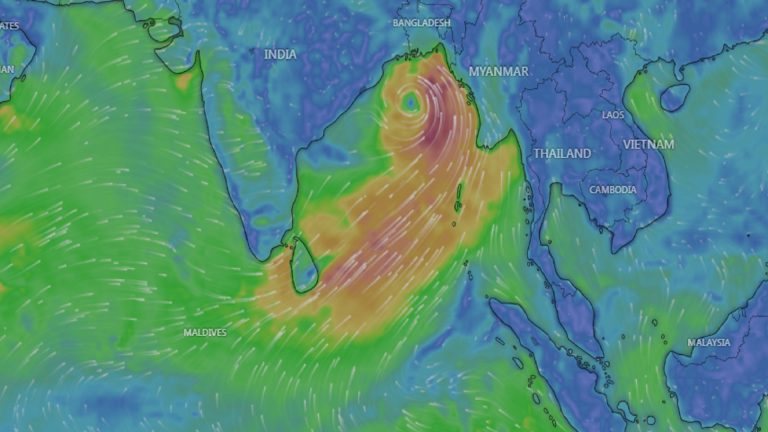 মোংলা ও পায়রা বন্দরে ৭ নম্বর বিপদ সংকেত