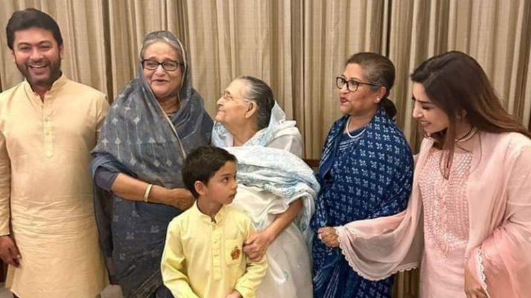 ফুফাতো বোনকে দেখতে নিক্সন চৌধুরীর বাসায় প্রধানমন্ত্রী