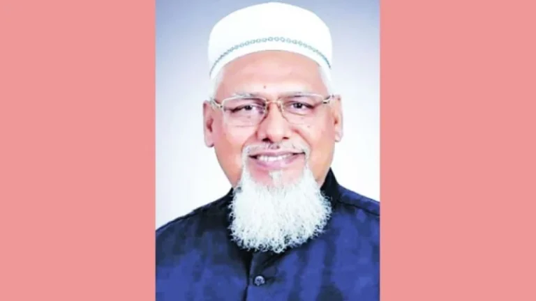 নিজ এলাকায় মোবাইল খোয়ালেন ধর্মমন্ত্রী