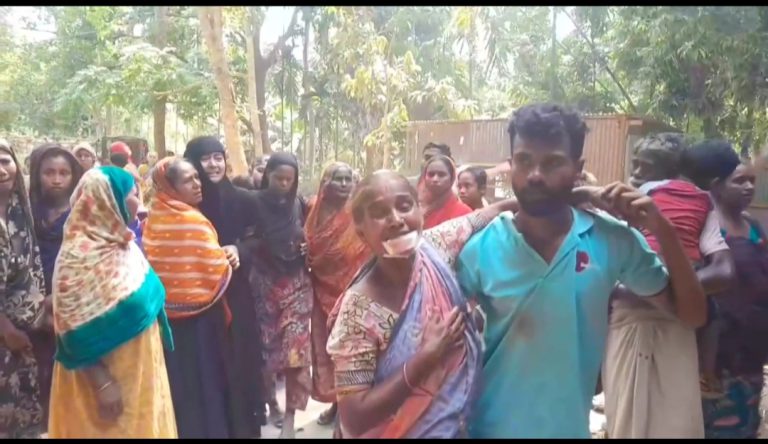 বেল পারাকে কেন্দ্র স্বেচ্ছাসেবক লীগ নেতাকে কুপিয়ে হত্যা