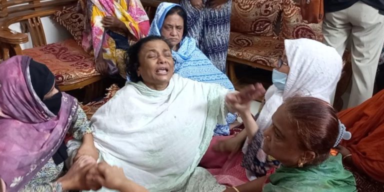 আমার স্বপ্ন আর উড়বেনা, নিহত পাইলটের মা
