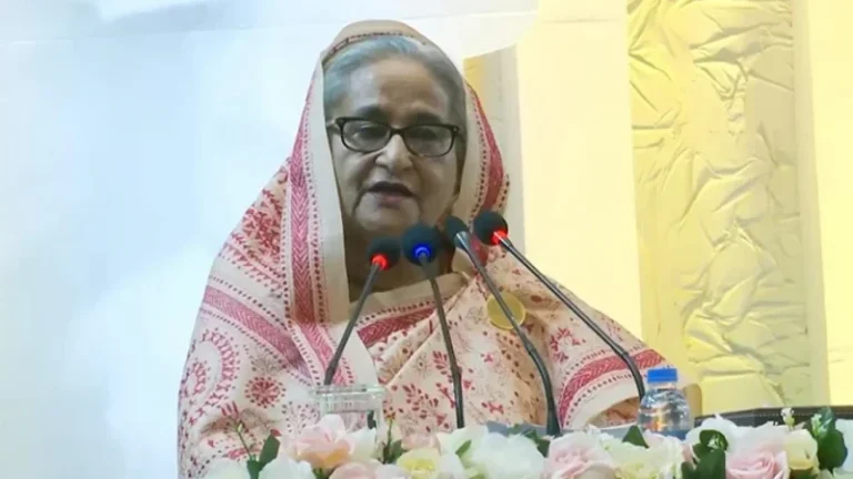 বিলাসিতা কমিয়ে শ্রমিকদের দিকে নজর দিন : প্রধানমন্ত্রী