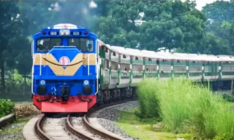 কাল থেকে ট্রেনে বাড়তি ভাড়া