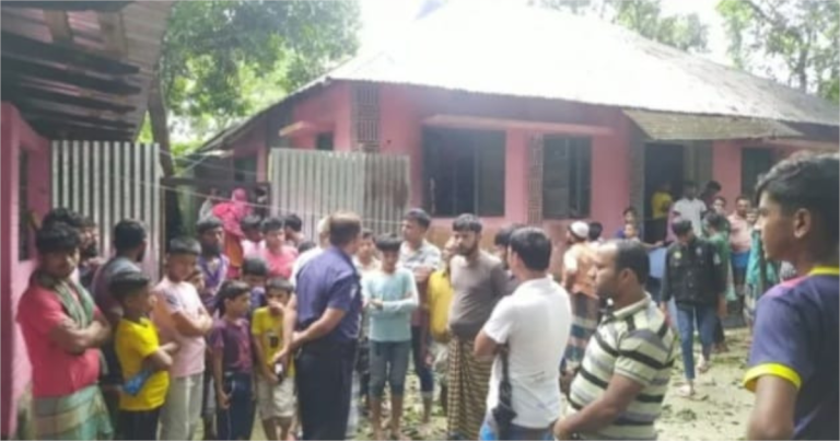 চাঁদপুরে বাড়িতে ঢুকে দাদি-নাতিকে কুপিয়ে হত্যা