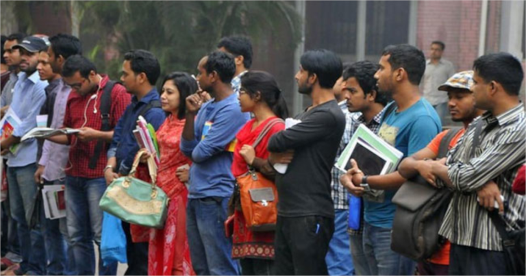দেশে নারী বেকার কমলেও, বেড়েছে পুরুষ বেকার