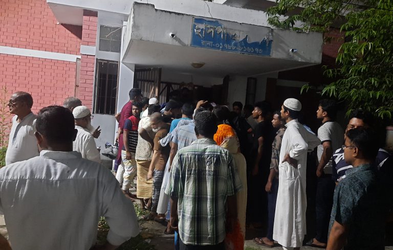 সিরাজগঞ্জে ট্রাক-সিএনজির মুখোমুখি সংঘর্ষ নিহত ২