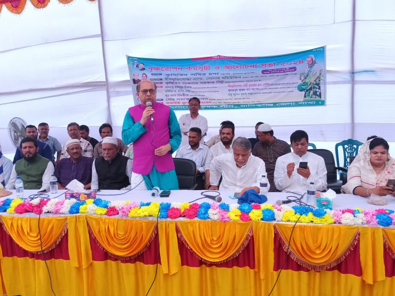 ‘আমরা গাছ লাগাই বিএনপি-জামায়াত কেটে রাস্তা অবরোধ করে’