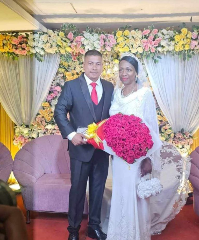 ভালোবাসার টানে ফেনীতে মার্কিন নারী
