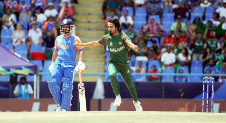 হার্দিকের অধর্শতকে ভারতের বড় সংগ্রহ