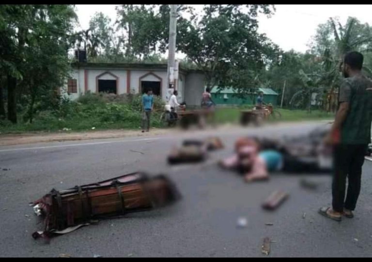 টাঙ্গাইলের মাহিন্দ্রা-প্রাইভেটকারের সংর্ঘষে নিহত ২, আহত ৮