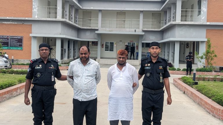 কেরানীগঞ্জে ২ মাদক ব্যবসায়ী আটক, প্রাইভেটকার-মোটরসাইকেল জব্দ