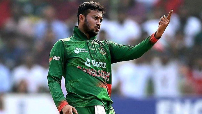রোহিতকে বিদায় করে সাকিবের অনন্য রেকর্ড