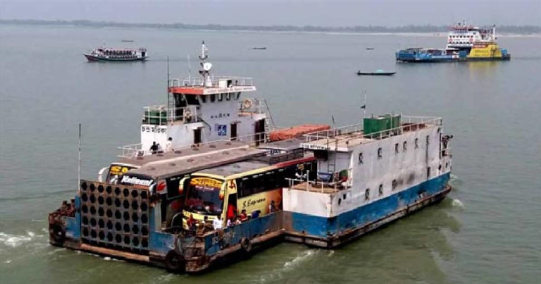 ঈদযাত্রায় দৌলতদিয়া-পাটুরিয়া রুটে চলবে ১৮টি ফেরি ও ২০টি লঞ্চ