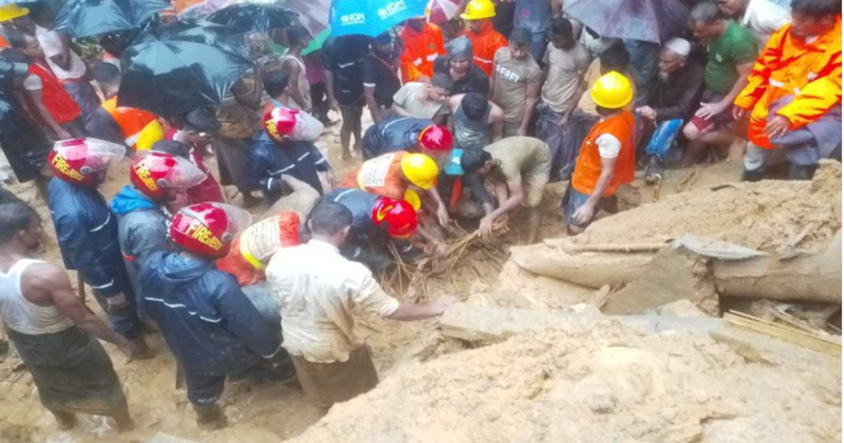 রোহিঙ্গা ক্যাম্পে পাহাড় ধসে ৯ জনের মৃত্যু