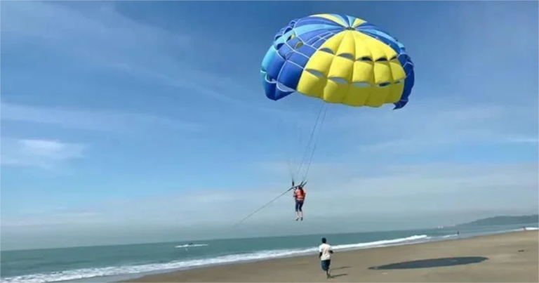 কক্সবাজার সৈকতে প্যারাসেইলিং বন্ধ ঘোষণা