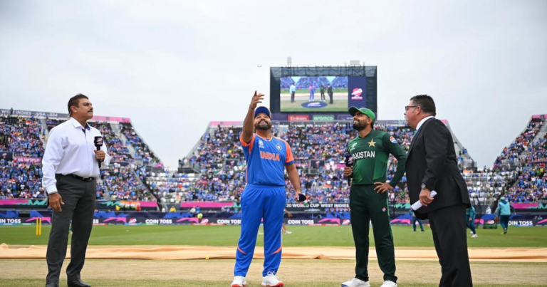 টস জিতে ভারতের বিপক্ষে ফিল্ডিংয়ে পাকিস্তান