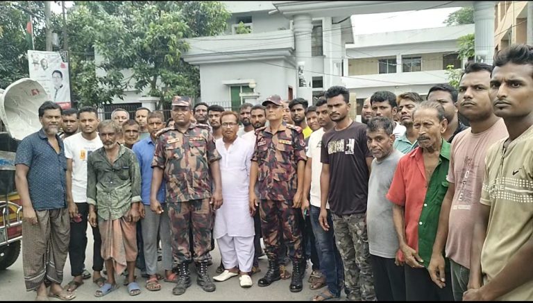 গুলি চালাতে পারে বিএসএফ, আশংকায় সতর্কতামূলক মাইকিং বিজিবির