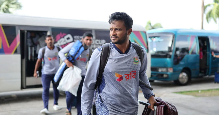 বিশ্বকাপ অভিযান শেষে দেশে ফিরেছে বাংলাদেশ দল