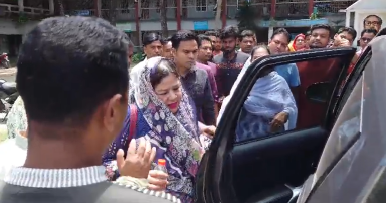 ছাগলকাণ্ডে ১৪ দিন পর প্রকাশ্যে মতিউরের স্ত্রী লাকি