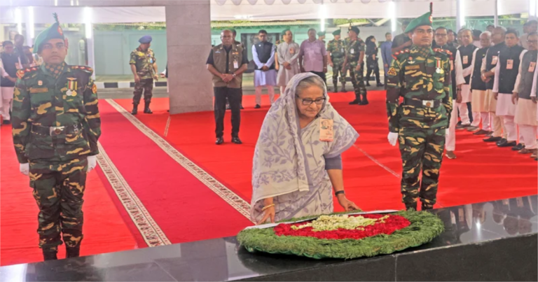 ছয় দফা দিবসে বঙ্গবন্ধুর প্রতিকৃতিতে প্রধানমন্ত্রীর শ্রদ্ধা
