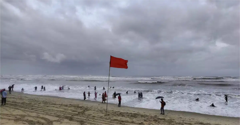 বঙ্গোপসাগরে লঘুচাপ: পায়রা সমুদ্রবন্দরে সতর্ক সংকেত জারি