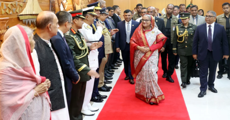 রাষ্ট্রীয় সফরে দিল্লির উদ্দেশে ঢাকা ছাড়লেন প্রধানমন্ত্রী