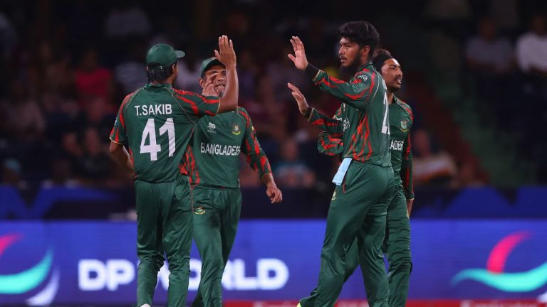 বাংলাদেশকে ১১৬ রানের লক্ষ্য দিল আফগানিস্তান