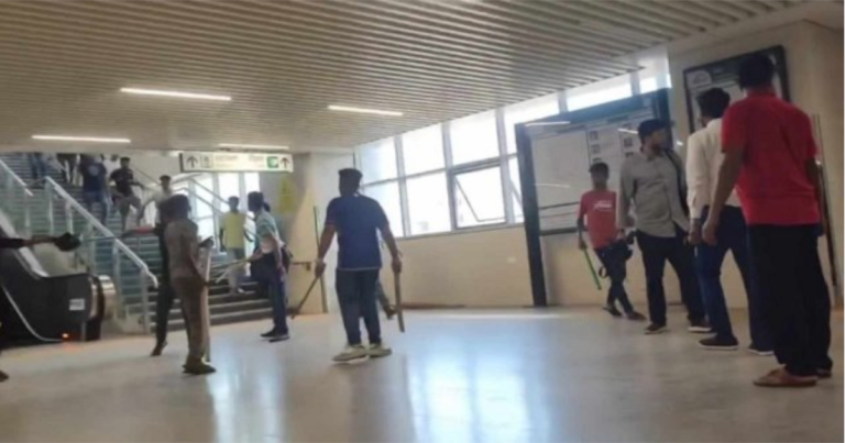 মেট্রোরেল স্টেশনে হামলা !