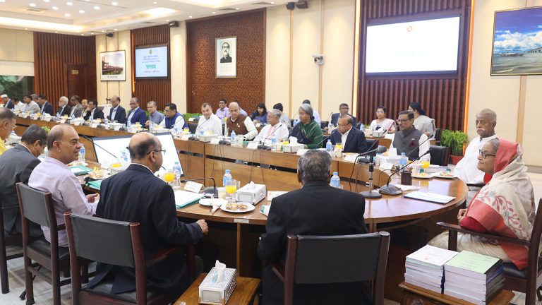 বন্যার মোকাবিলায় আগাম প্রস্তুতির নির্দেশ প্রধানমন্ত্রীর