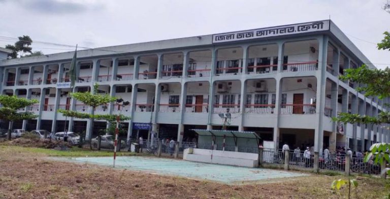 ১১ কুকুর হত্যায় অভিযুক্তকে আদালতে হাজিরের নির্দেশ